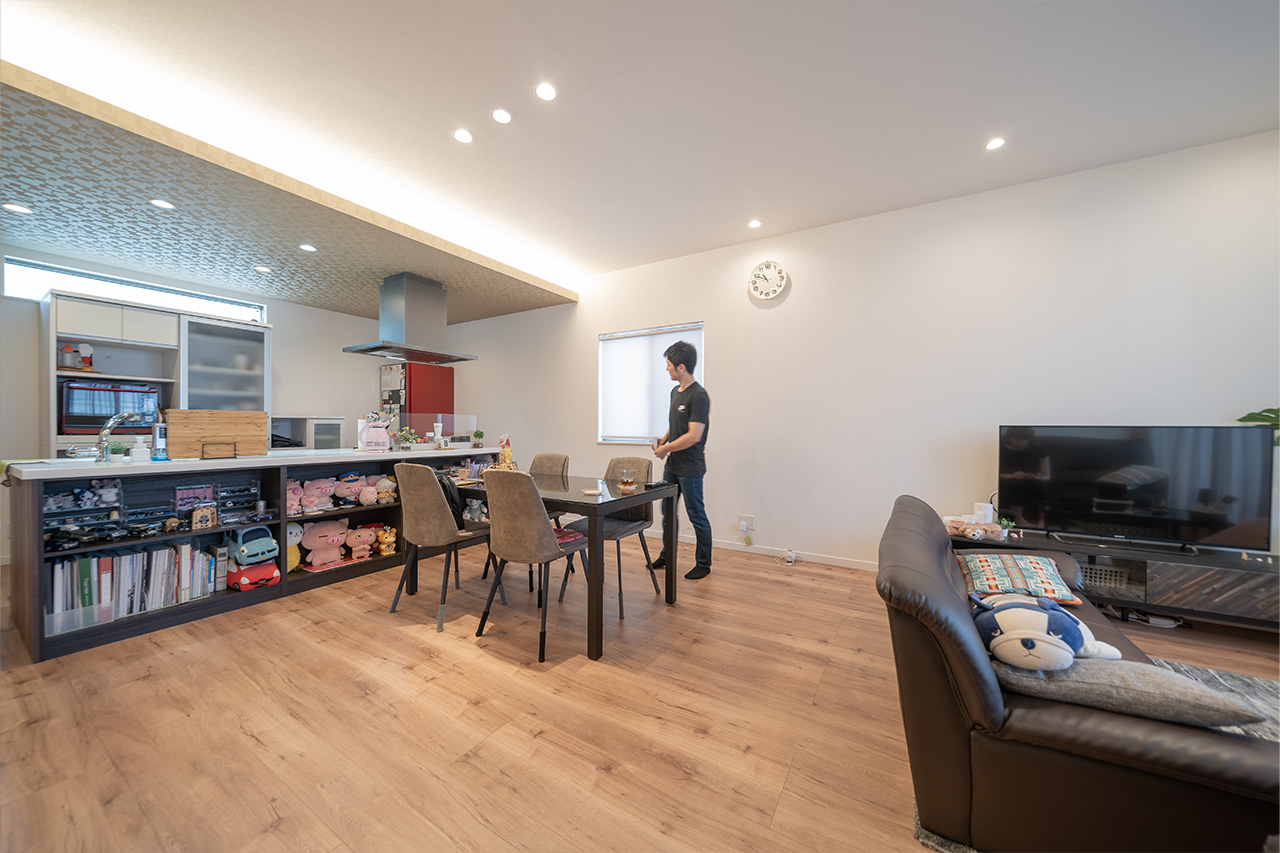 大好きな車やバイクいじりができる素敵な家